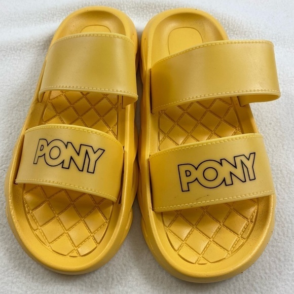 PONY Women’s Slides Pool Beach Sandals Flip Flops Yellow Size 7 - Picture 2 of 7